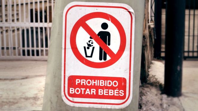 فنزويلا: “ممنوع إلقاء الأطفال هنا”