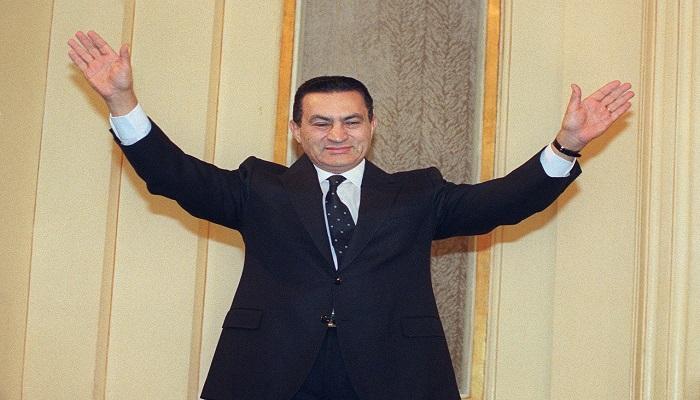 «قبل أن ينتهي العمر ويحين الأجل».. علاء مبارك ينشر فيديو جديد لوالده الرئيس الراحل 1
