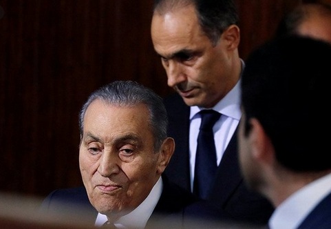 عاجل | وفاة الرئيس الأسبق محمد حسني مبارك منذ قليل وعائلته تلتزم الصمت حتى الآن وآخر صورة قبل الوفاه 7