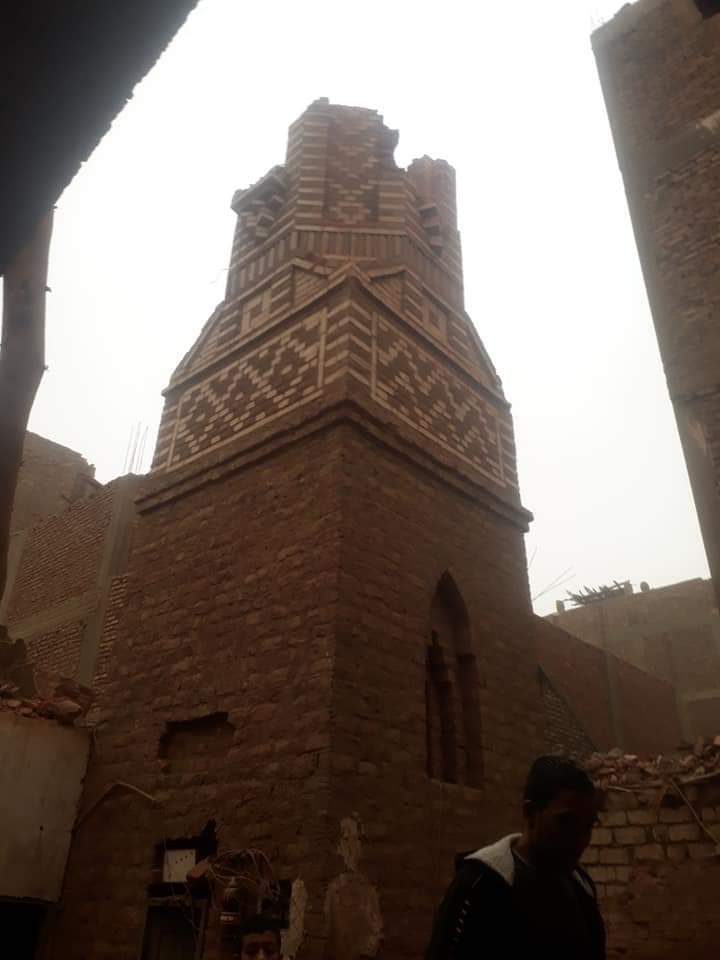 انهيار مئذنة مسجد في قرية السلامية