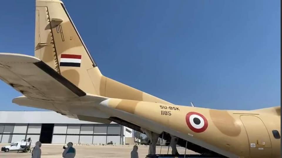 بالصور| وزيرة الصحة تصل إيطاليا ومعها مساعدات طبية على طائرة عسكرية 17