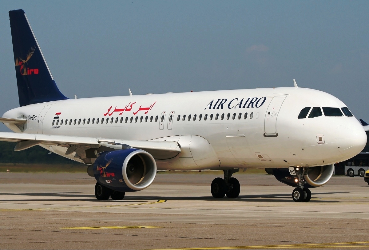 مصر للطيران تُحدد 3 رحلات جوية للمصريين العالقين بالخارج