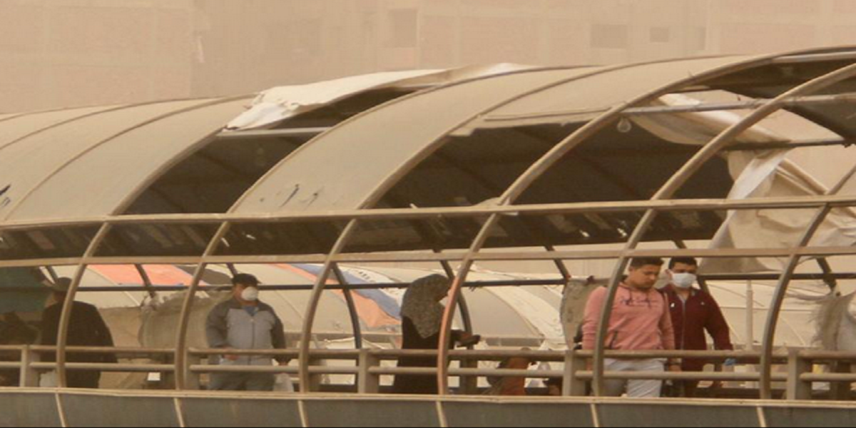 بالصور| عاصفة ترابية تضرب سماء القاهرة والجيزة منذ قليل.. طوارىء في غرف عمليات المرور