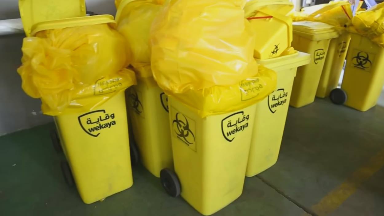 فيديو: رئيس قسم الأمراض الصدرية يوضح خطورة النفايات الصحية والطرق السليمة للتخلص منها