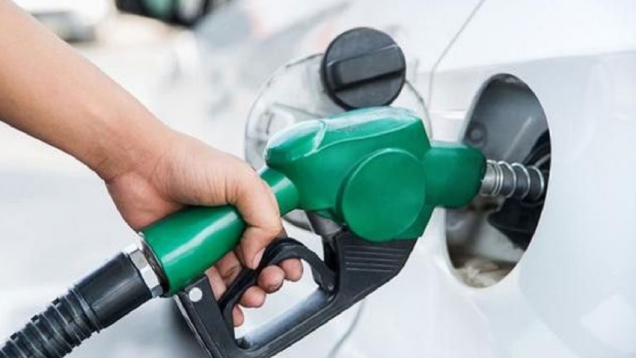 وزير المالية يكشف مدى تأثر أسعار البنزين بعد تقديم مشروع قانون الرسوم الجديدة