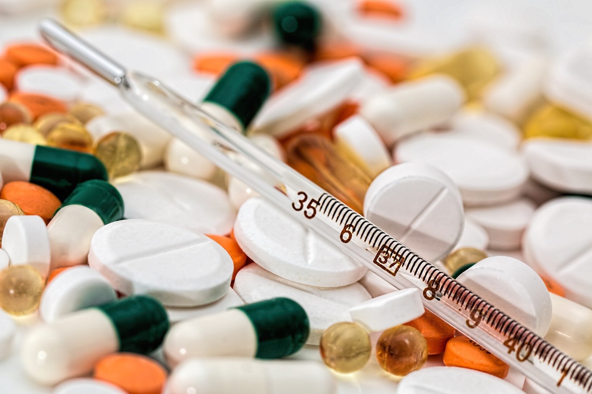 هيئة الدواء المصرية تحذر من استخدام الإسبرين ومضادات التجلط في علاج كورونا “تؤدي لآثار جانبية خطيرة”