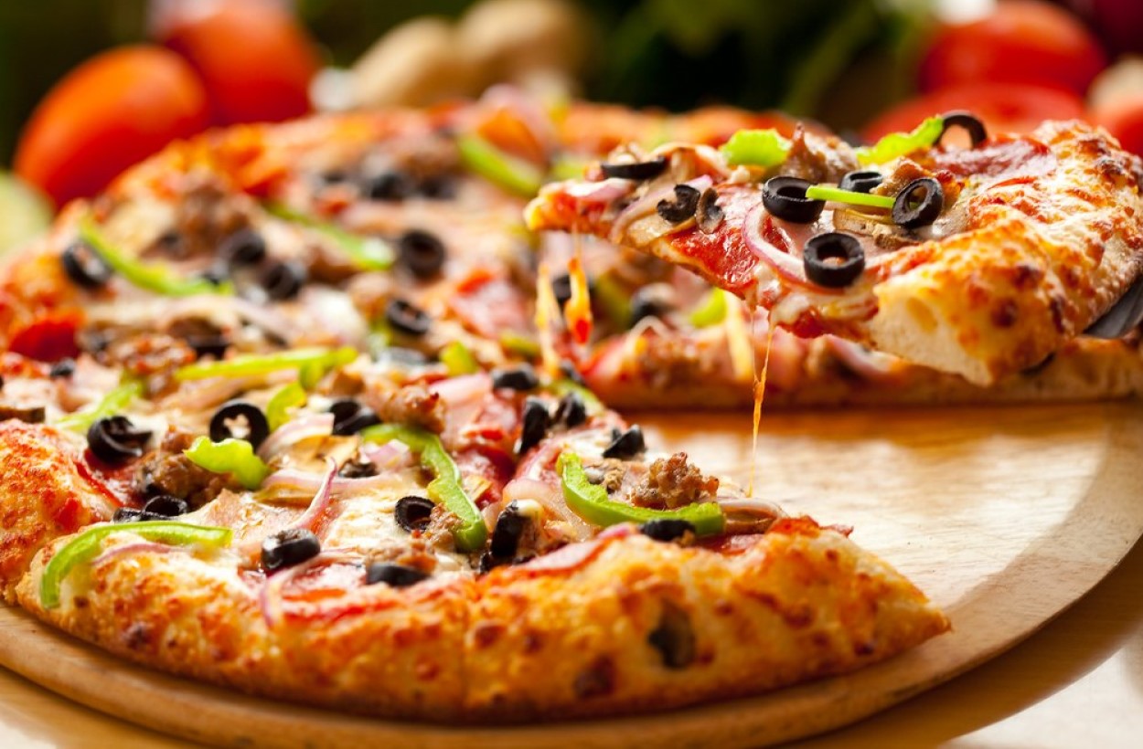 طريقة عمل البيتزا الإيطالي وأسرار الطعم المميز للبيتزا في المطاعم