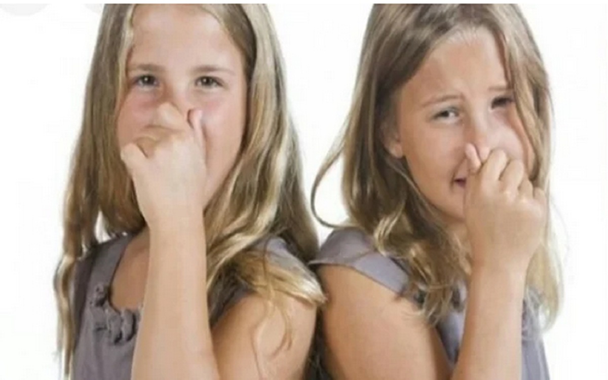 8 أسباب هامة وراء ظهور رائحة العرق الكريهة الأطفال