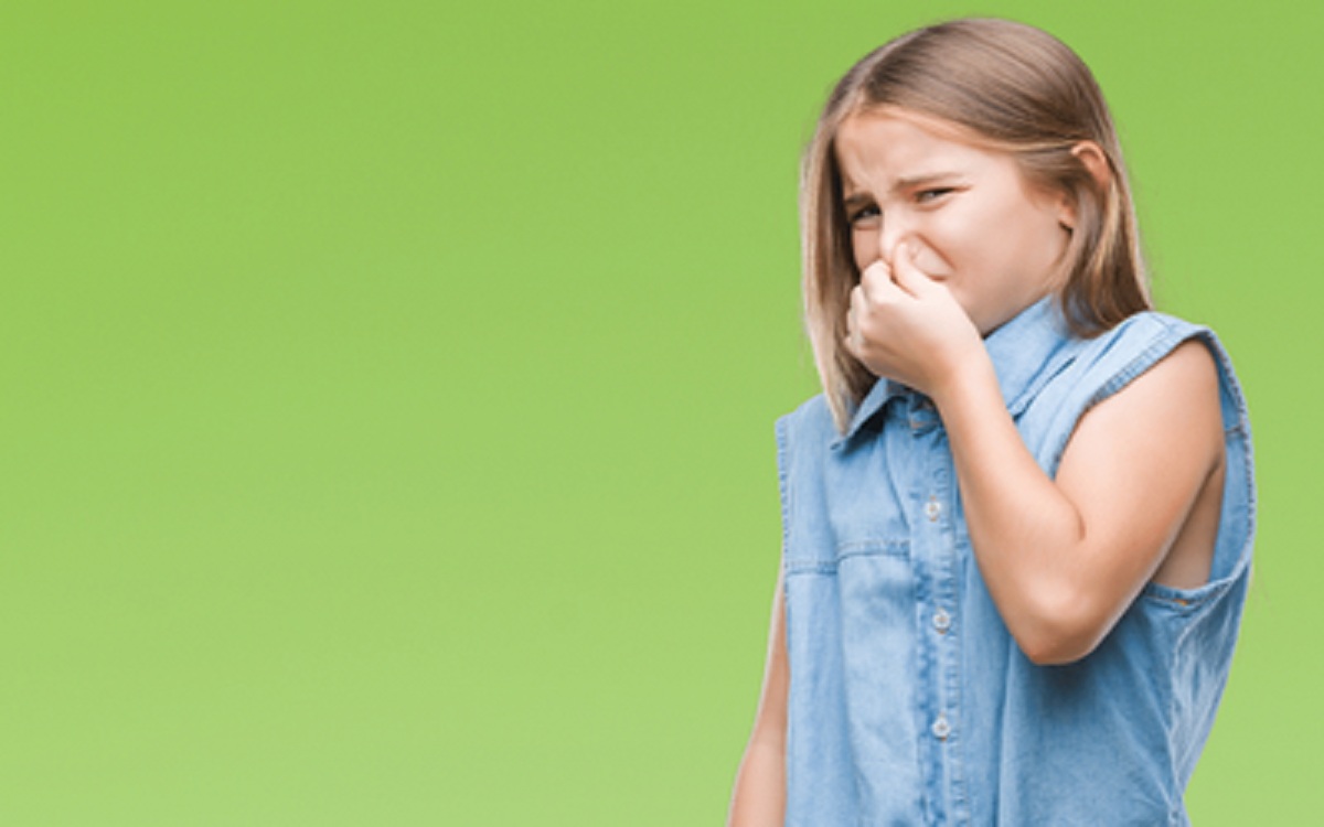 8 أسباب هامة وراء ظهور رائحة العرق الكريهة الأطفال