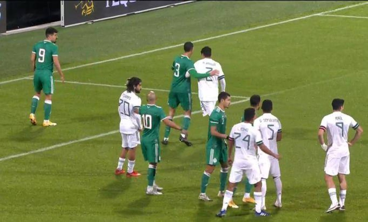 الجزائر تتعادل ايجابيا مع المكسيك 7