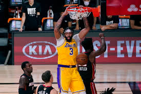 لوس انجلوس ليكرز يسحق ميامي هيت في نهائي الـ NBA 8