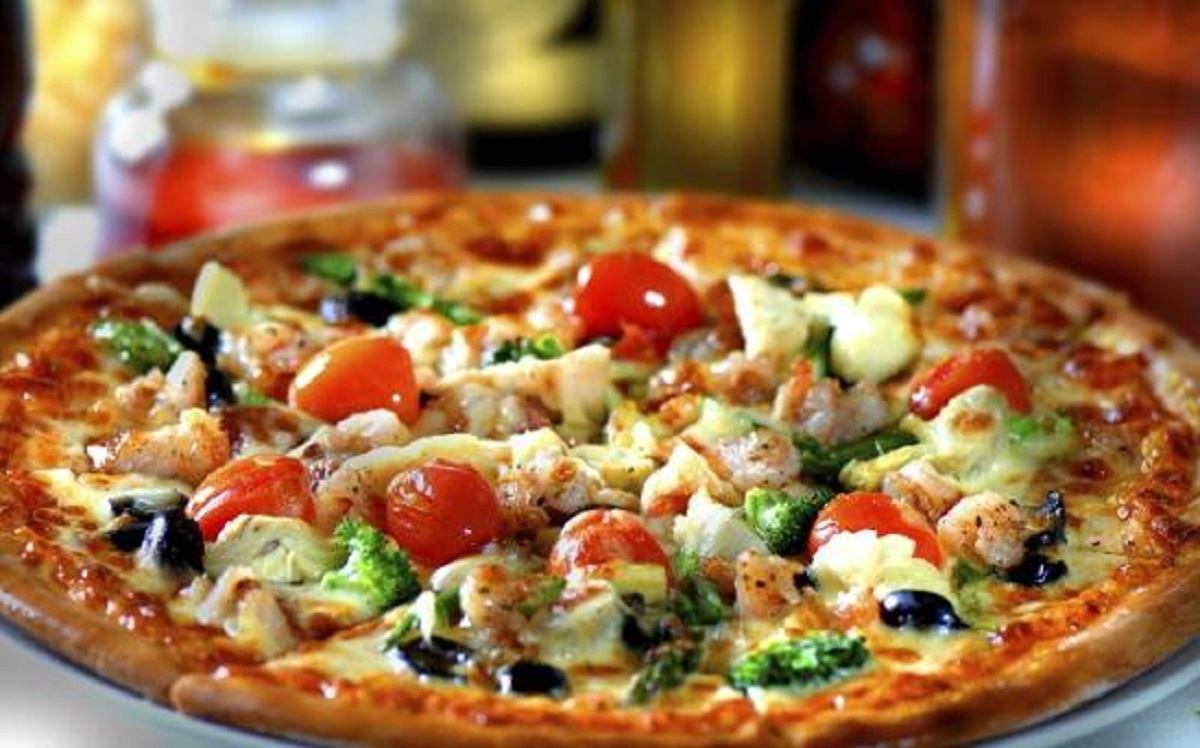 طريقة عمل البيتزا الايطالية في المنزل بوصفة ممتازة وسهلة التحضير