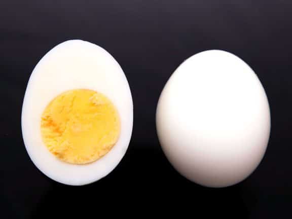 دراسة حديثة تُحذر من تناول بيضة أو أكثر يومياً وتكشف التفاصيل