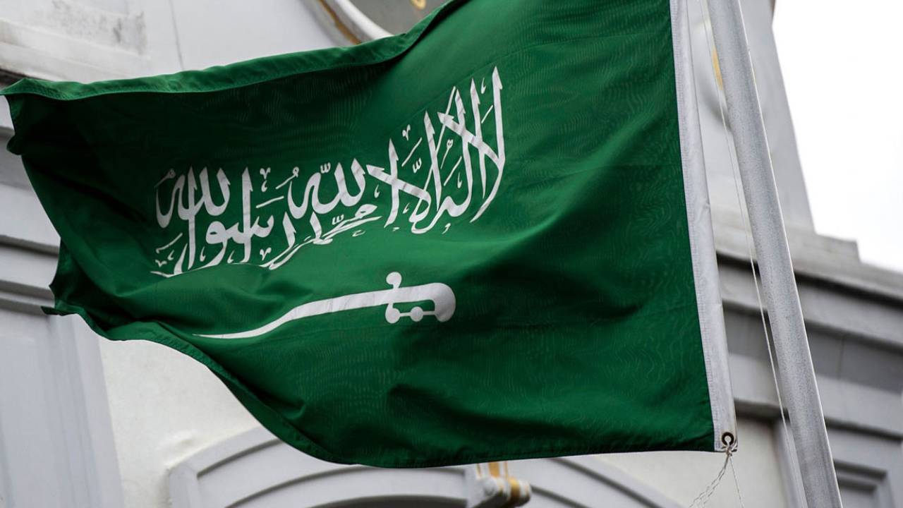 السعودية تستثني بعض الفئات للدخول المباشر إلى أراضيها منهم المعلمين والمعلمات