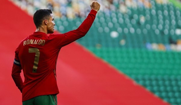 رونالدو يقود منتخب البرتغال للفوز ويحقق رقم قياسي جديد