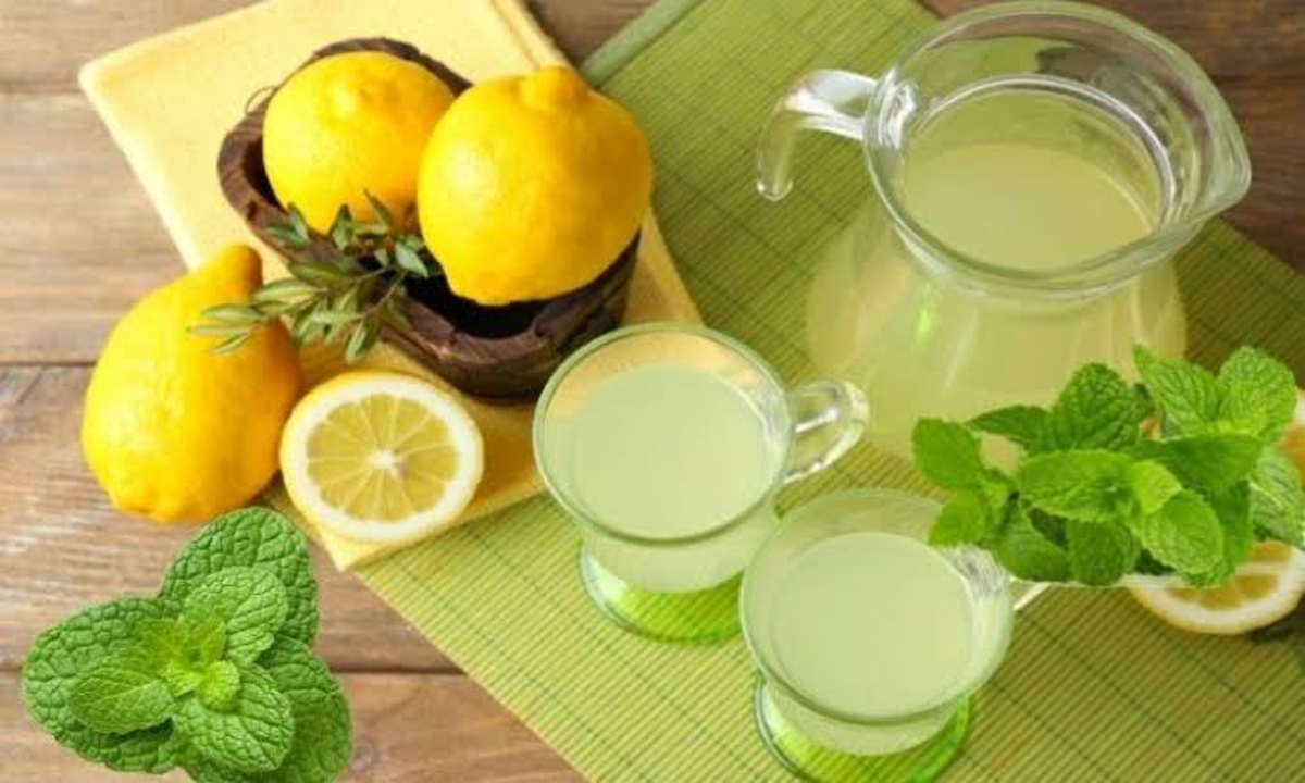 عصير الليمون الساخن بالزبدة مشروب فصل الشتاء