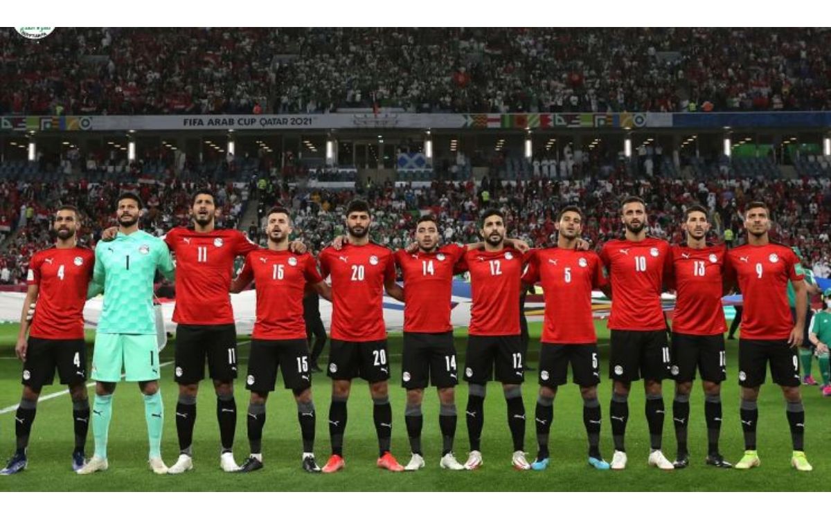 المنتخب المصري يصعق الجزائر بالإنذارات ويتأهل كأول مجموعة بكأس العرب لكرة القدم