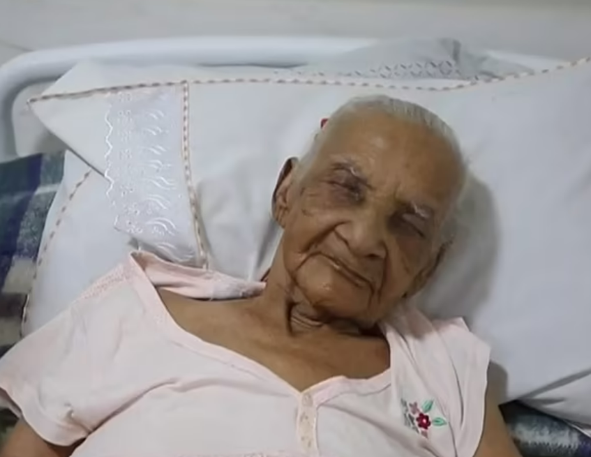 بالفيديو.. عمرها 121 سنة أكبر معمرة في العالم 1