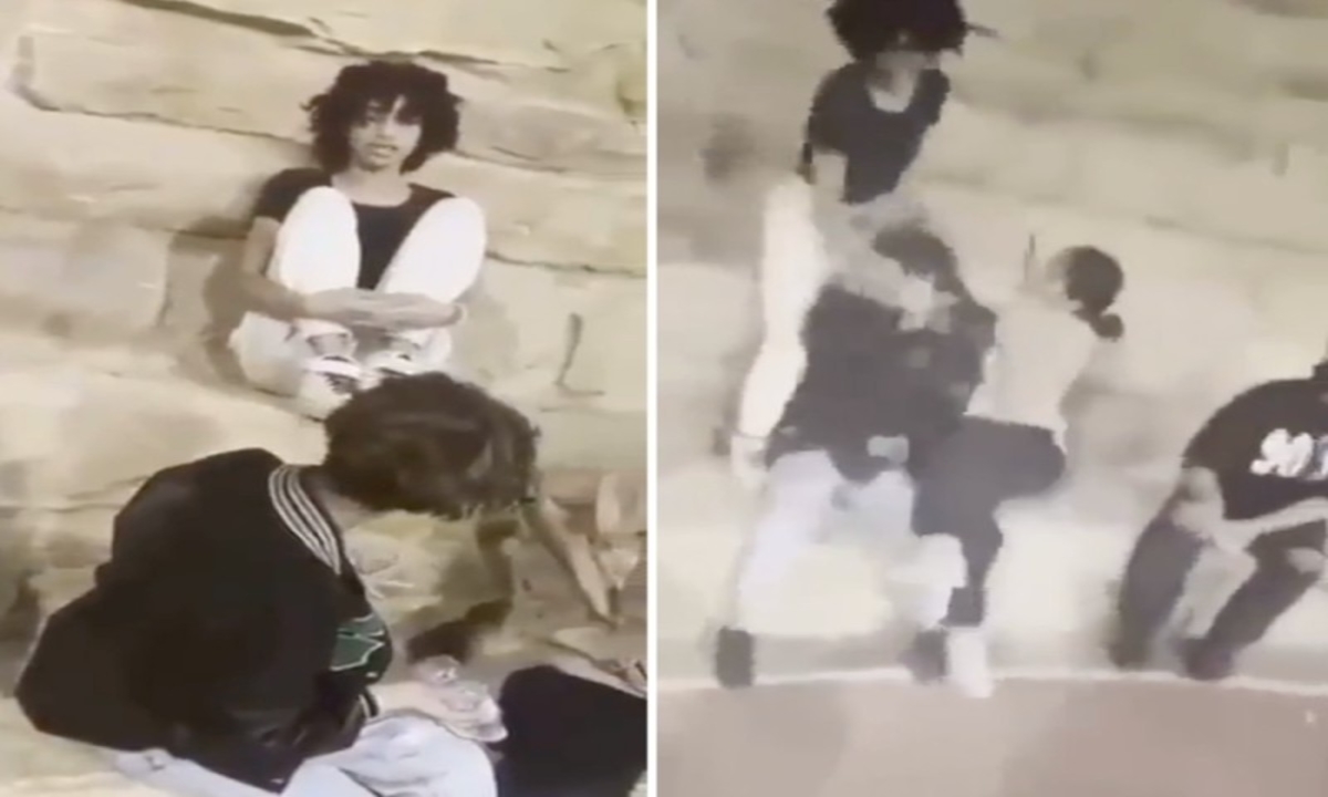 “فتاة تعنف صديقتها” فيديو يشعل غضب السعوديين لفتاة تضرب زميلتها بقسوة وسط ضحكات أصدقائها