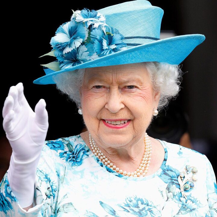 وفاة الملكة إليزابيث الثانية ملكة بريطانيا وما السر وراء كلمة جسر لندن قد سقط؟