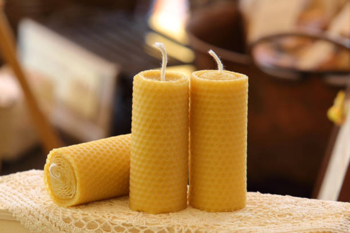 ما فائدة شمع العسل؟.. يقلل الألم والكوليسترول والمزيد