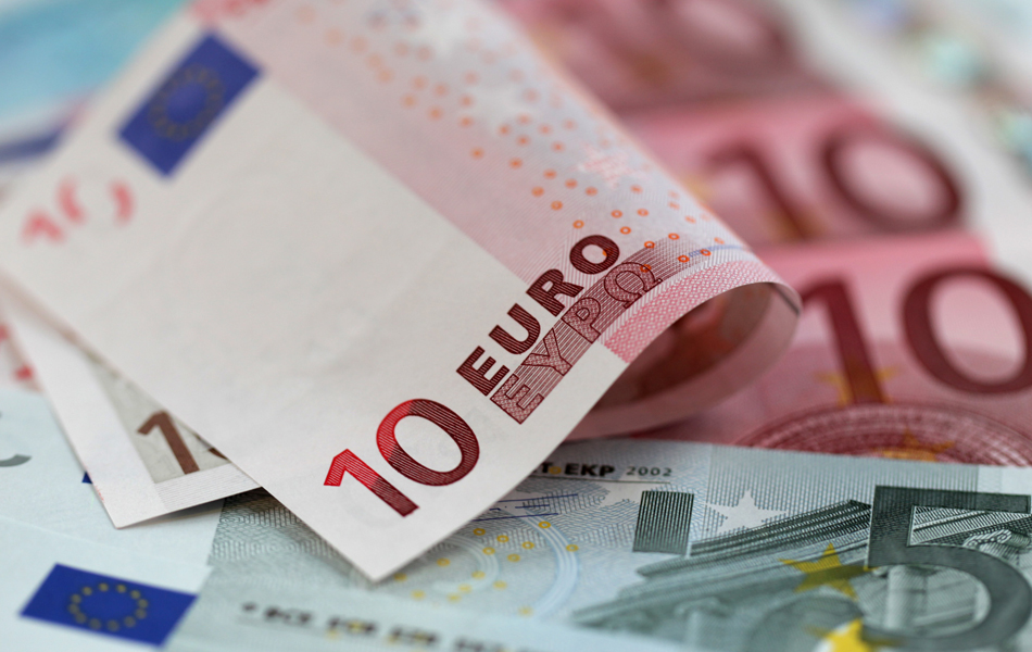 سعر اليورو مقابل الجنيه المصري في البنوك اليوم الخميس 13 أكتوبر 2022