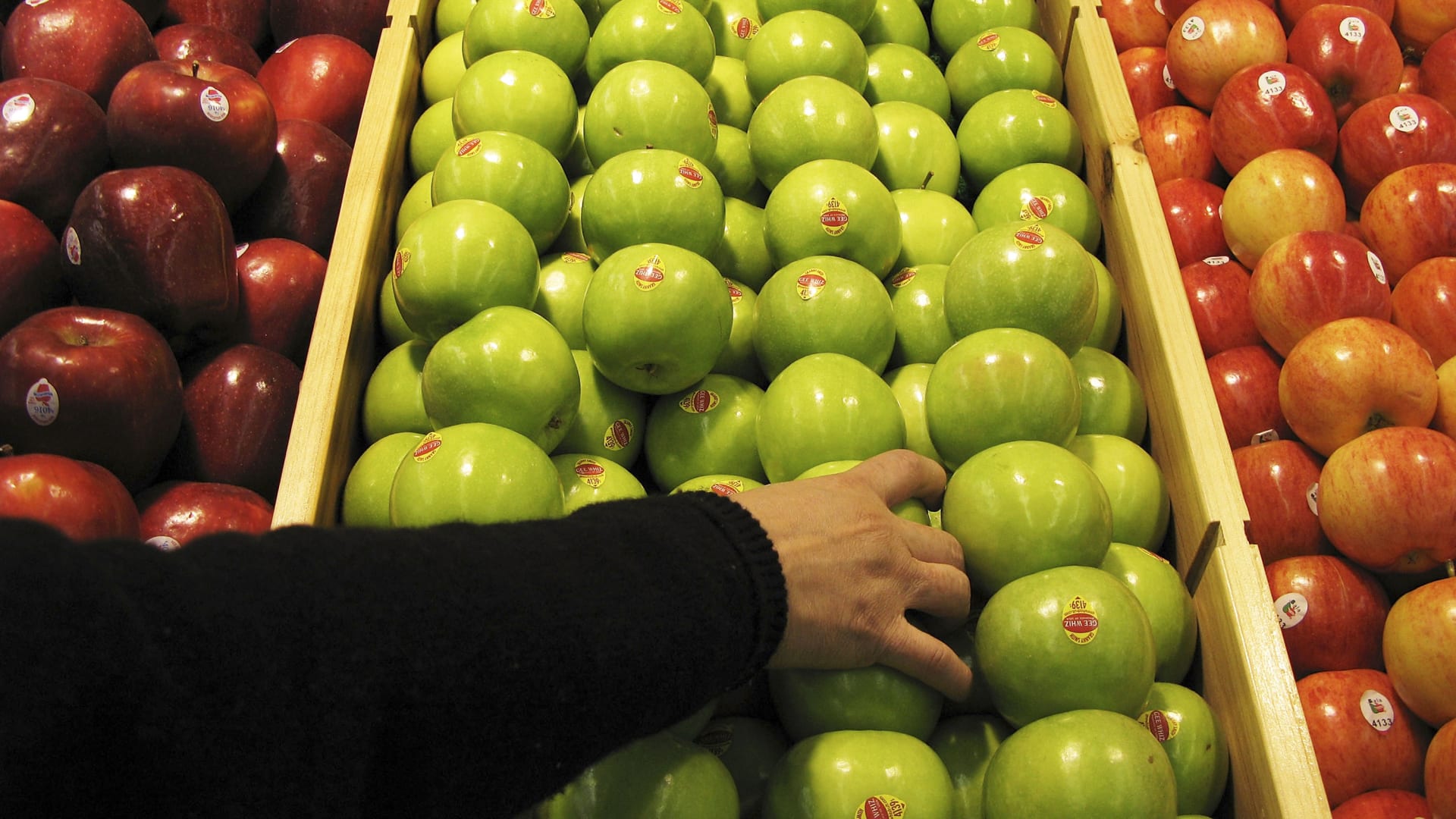 هل تعلم فوائد اكل التفاح بكثرة للجسم وقشره للبشرة؟