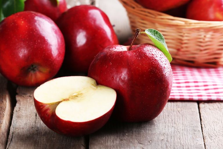 صحة الجسم تزدهر مع التفاح الأحمر.. كنز العناصر الغذائية والفوائد الصحية الجذابة 1
