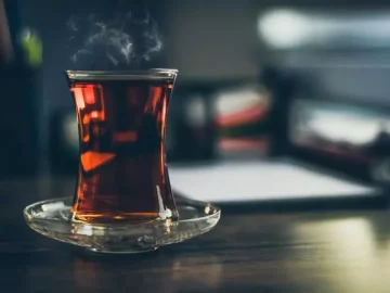 فوائد الشاي الاسود | تعرف على الفوائد الرائعة للشاي الأسود للجسم والكمية المناسبة والوقت المناسب لتناوله