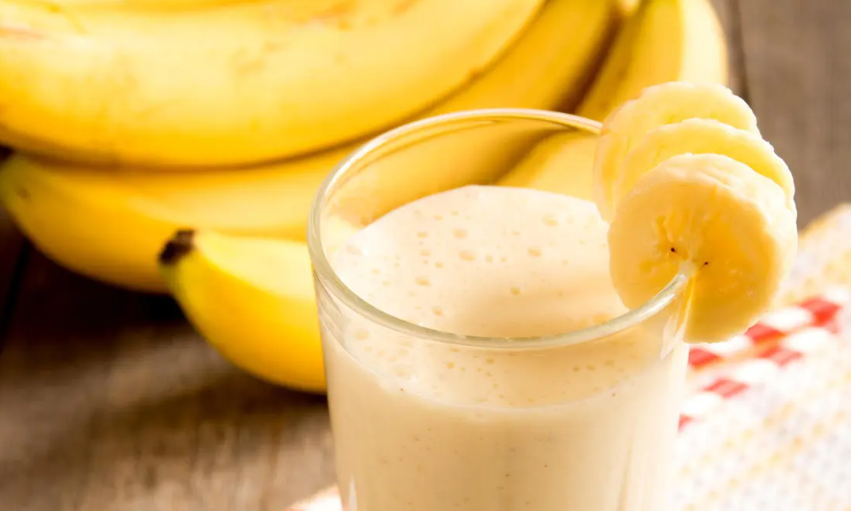 فوائد كوكتيل الموز والحليب للجسم وللرجال.. وهل يساعد على زيادة الوزن؟
