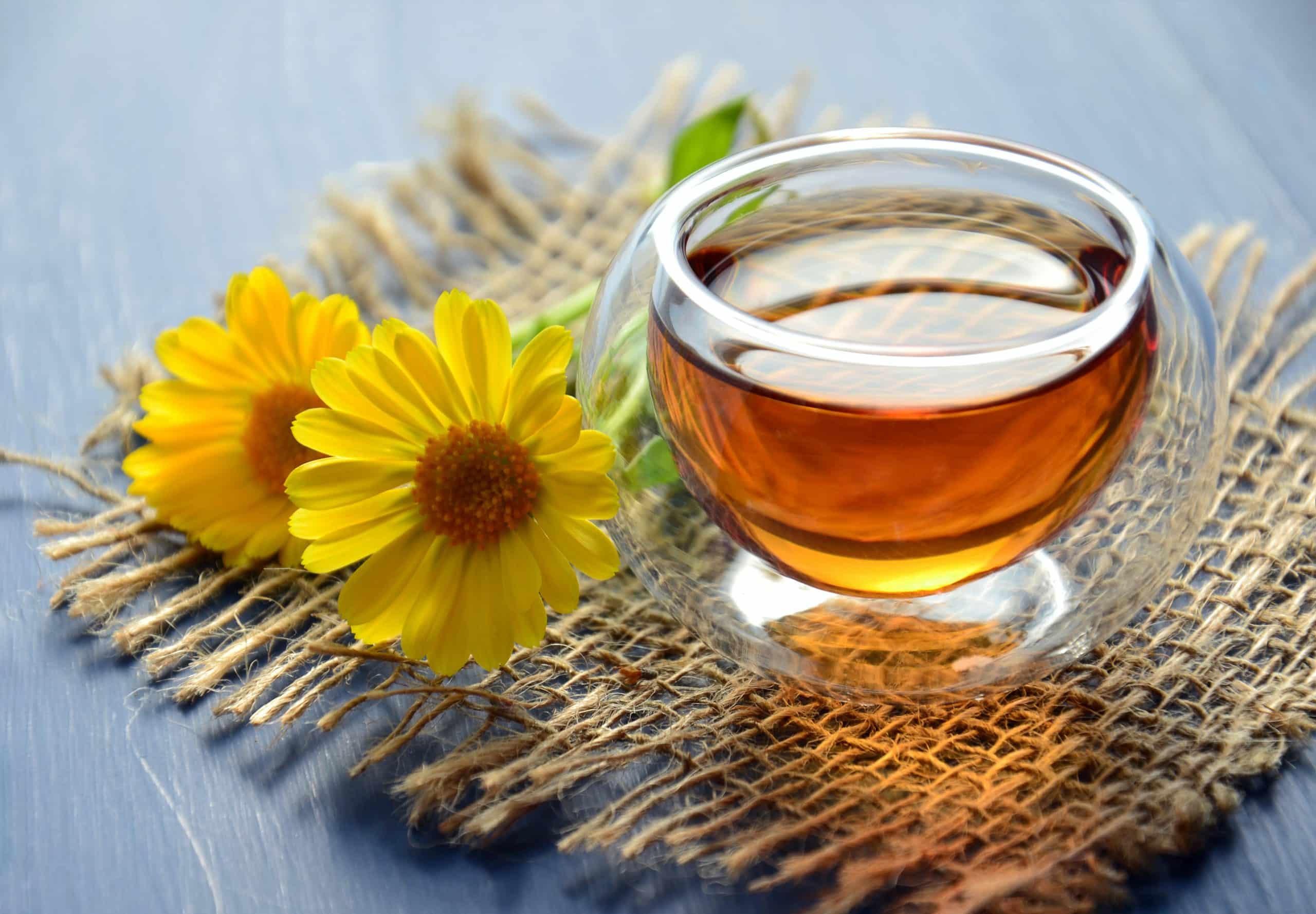 فوائد الشاي الاخضر على الريق | اكتشف فوائد الشاي الأخضر العديدة والمذهلة لصحتك وجمالك