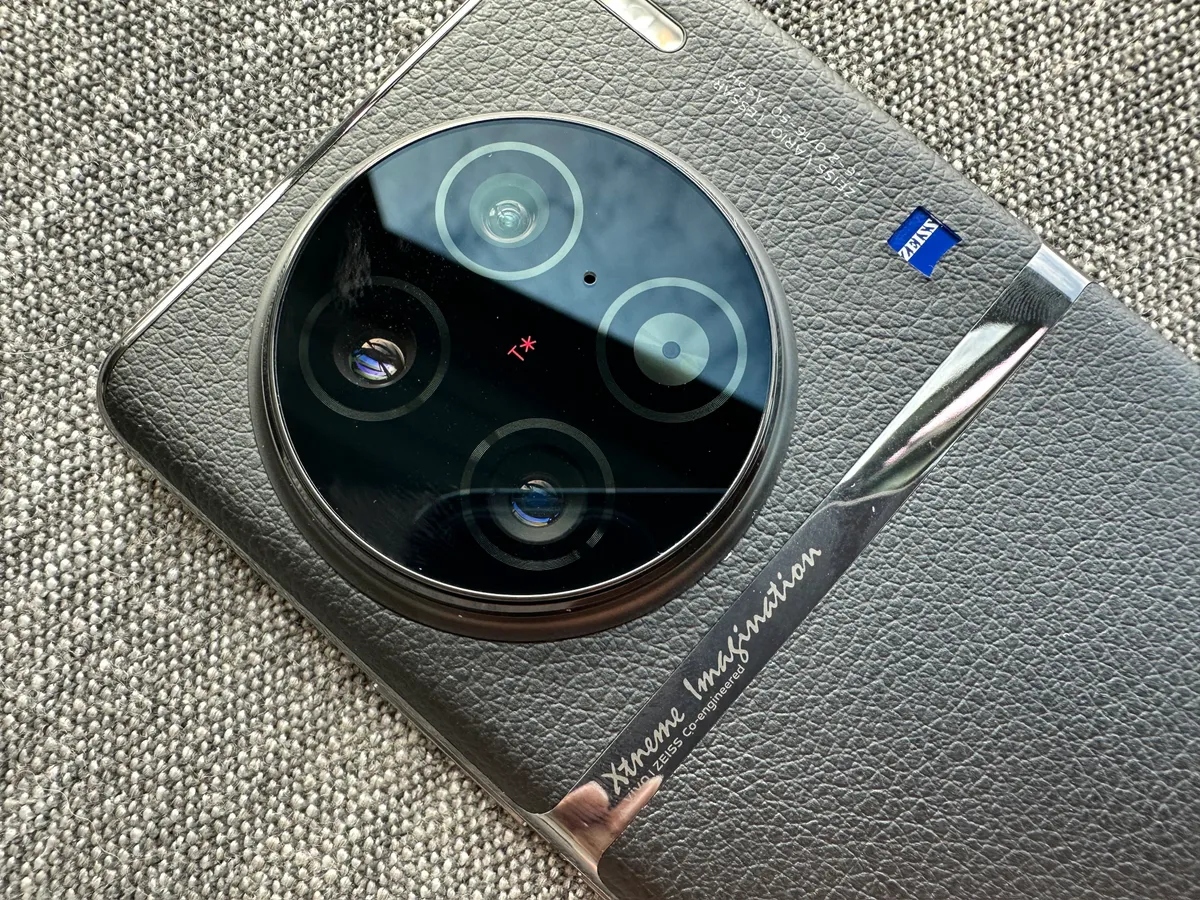 كشف خيارات ذاكرة الوصول العشوائي لهاتف Vivo X90s والتخزين والألوان قبل الإطلاق الرسمي في 26 يونيو 11