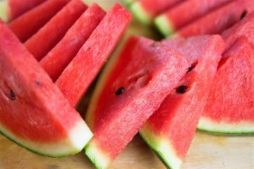 فاكهة صيفية لا تفوتك.. فوائد البطيخ للمعدة والقولون والكلى وأضرار الإكثار منه