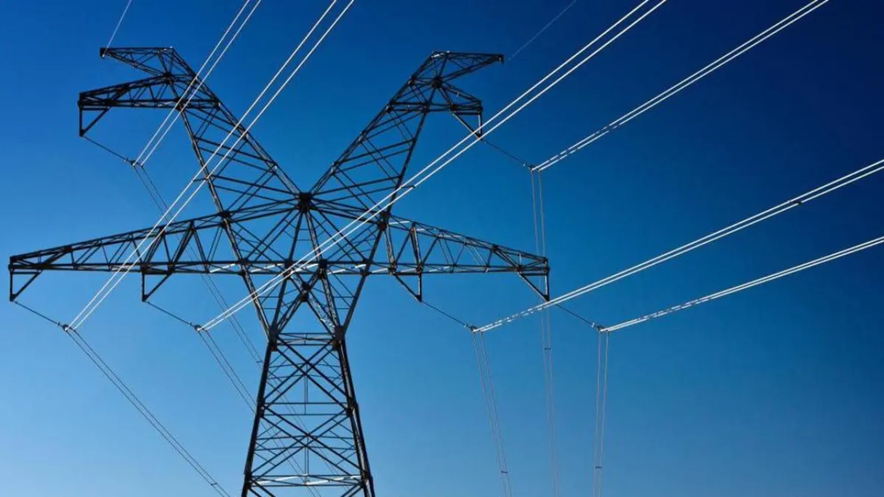 شركة الكهرباء المصرية تصدر بيانًا حول مواعيد فصل الكهرباء وتحذير بشأن استخدام المصاعد في هذا التوقيت