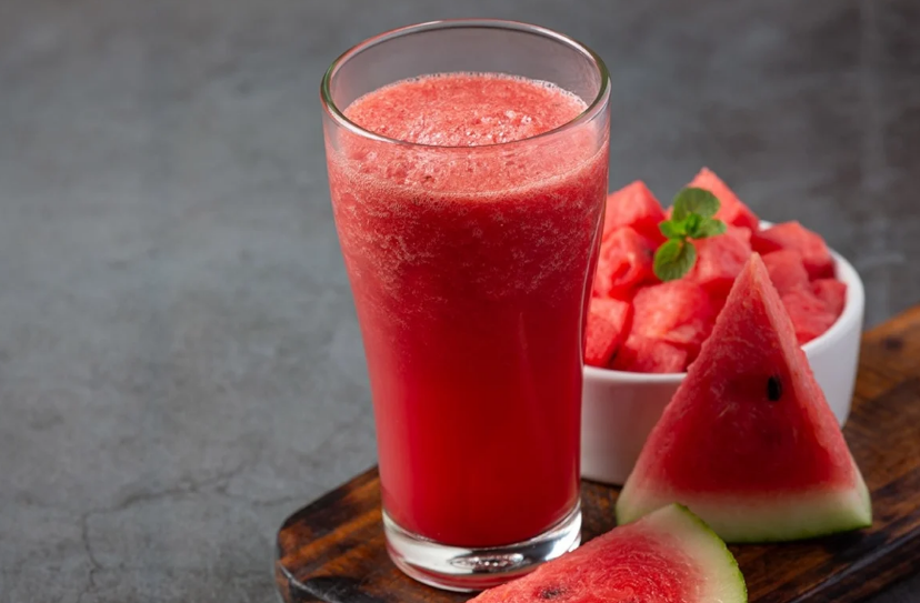 فوائد عصير البطيخ في الصيف لترطيب الجسم ووصفات استخدامه 