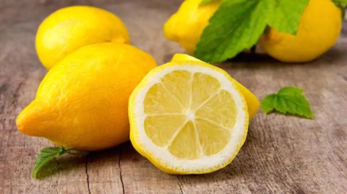 هل تحب الليمون؟ احذر من هذه الأطعمة التي قد تضر بصحتك إذا تناولتها معه 1