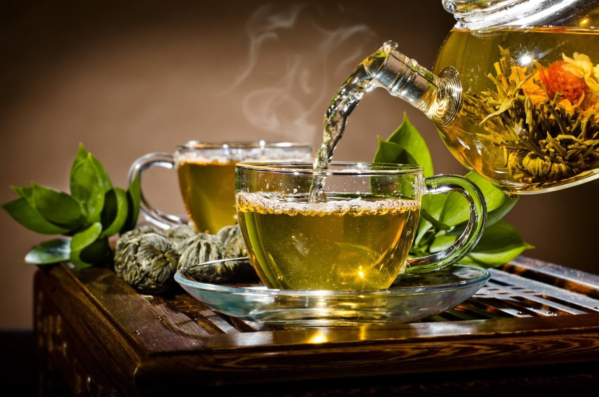 منها شاي الشمر وماء الكرفس.. أفضل 7 مشروبات عشبية لإنقاص الوزن