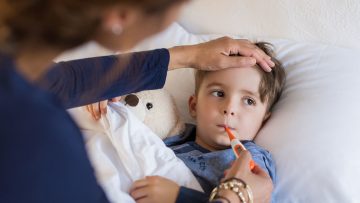 كيفية حماية الأطفال من الأنفلونزا في الشتاء؟ 3 طرق تنسيك الأنفلونزا طول الشتاء