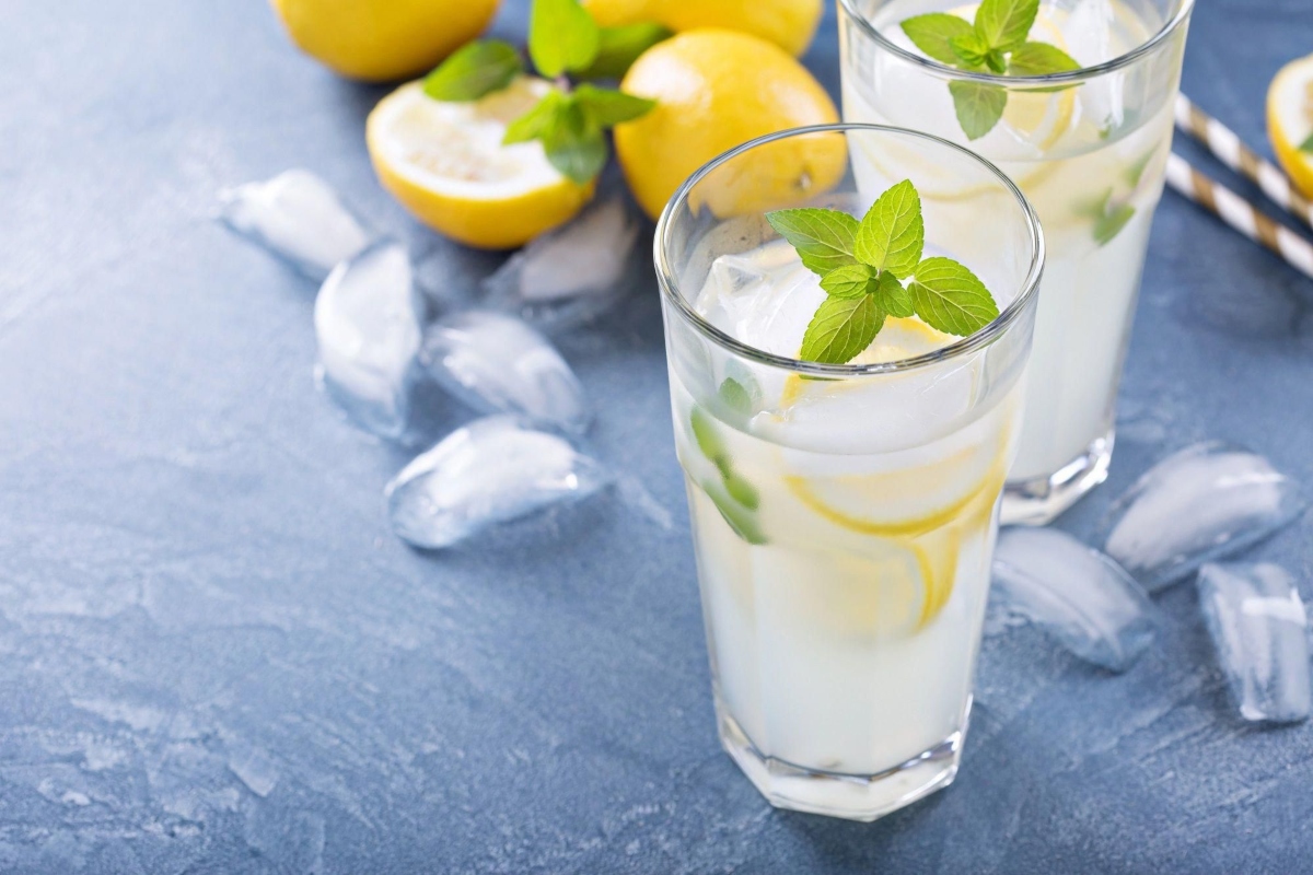 ماء الليمون وخل التفاح.. ما هو الخيار الأفضل لفقدان الوزن؟