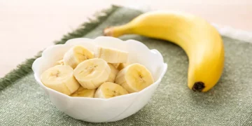 يحسن الهضم ويحافظ على صحة القلب.. هذا ما يحدث لجسمك عند تناول الموز