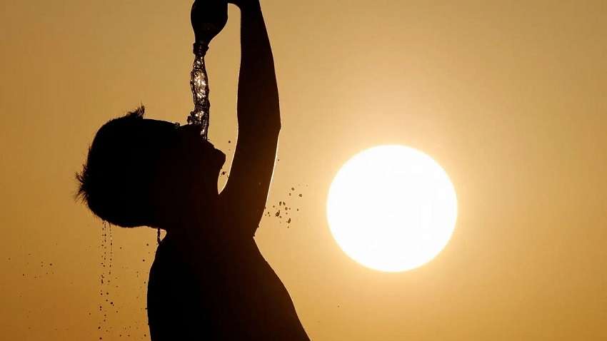 “تحذير عاجل” حرارة خانقة ورطوبة مرتفعة.. الأرصاد تنبه بشأن طقس الجمعة 25 يوليو في مصر