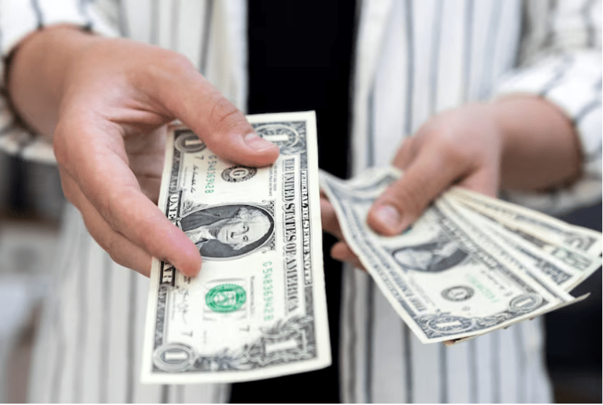 مفاجأة كبيرة تراجع الدولار أمام الجنيه المصري في البنوك في مصر.. شوف وصل لكم