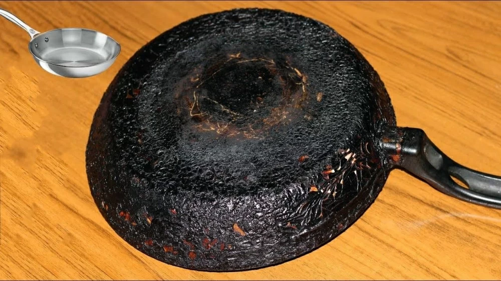 حل سحري وبسيط.. طريقة تنظيف طاسة الزيت المحروقة وإعادتها لامعة كالجديدة