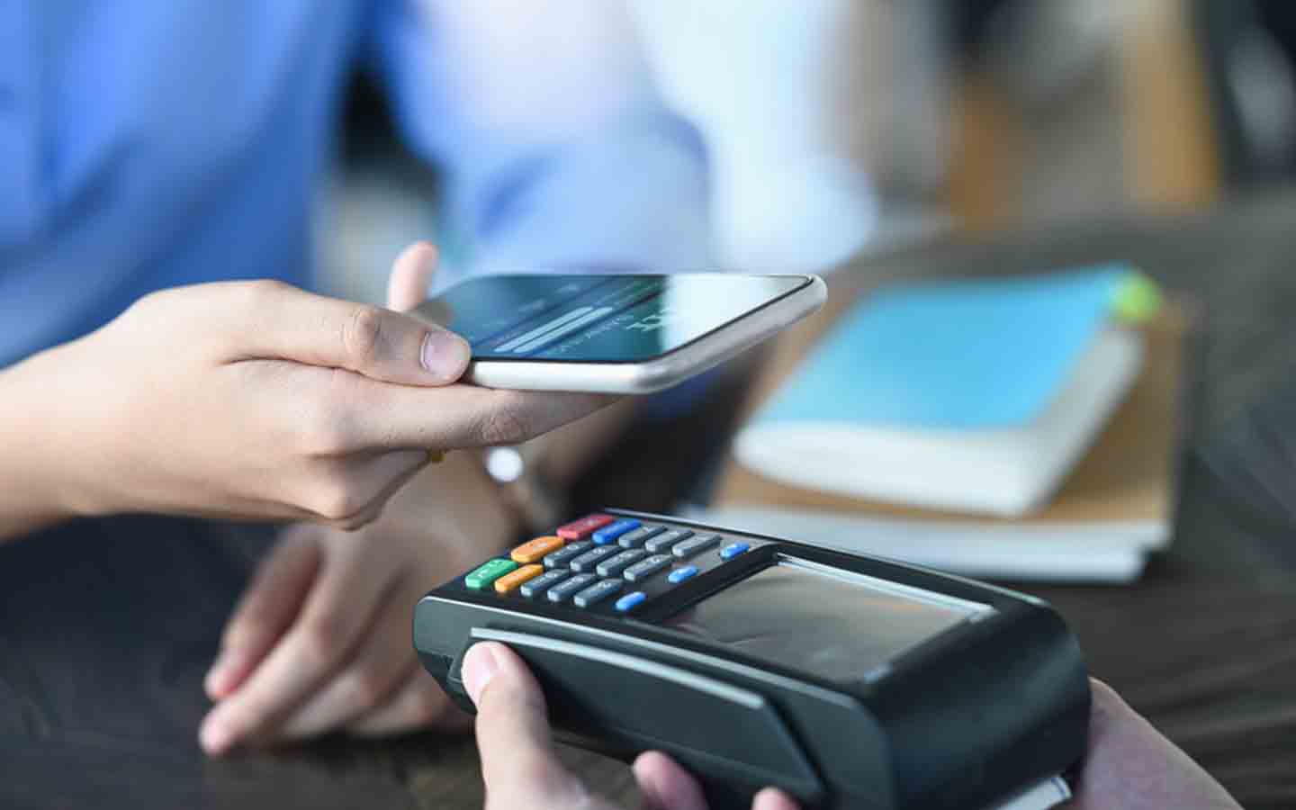 استخدام المحفظة على الكمبيوتر مقابل استخدام المحفظة على الهاتف