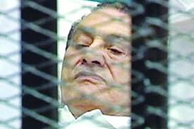 مبارك يبدأ اليوم  تنفيذ عقوبة الحبس في قضية “هدايا الأهرام”
