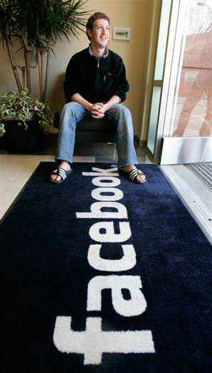 مؤسس الفيس بوك يحصل على لقب اسوأ الرجال أناقة